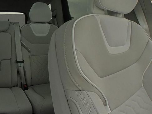 New 2025 Volvo EX90 Plus w/ Protection Package Premier image 30