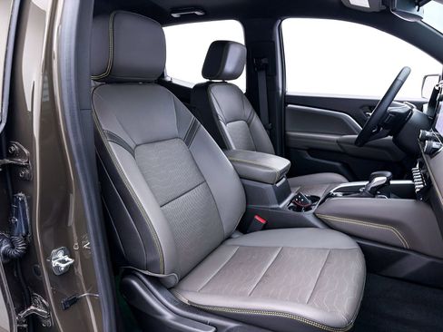 Used 2023 Chevrolet Colorado ZR2 w/ ZR2 Convenience Package III image 40