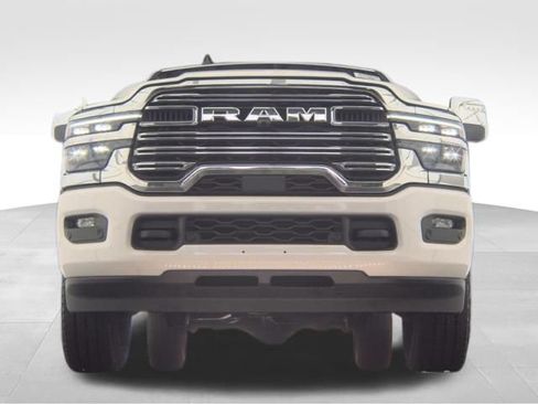 Used 2026 RAM 2500 Laramie AWD/4WD image 3