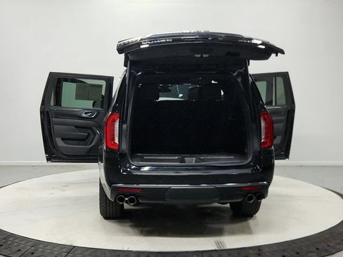 Used 2023 GMC Yukon XL AT4 AWD/4WD image 15