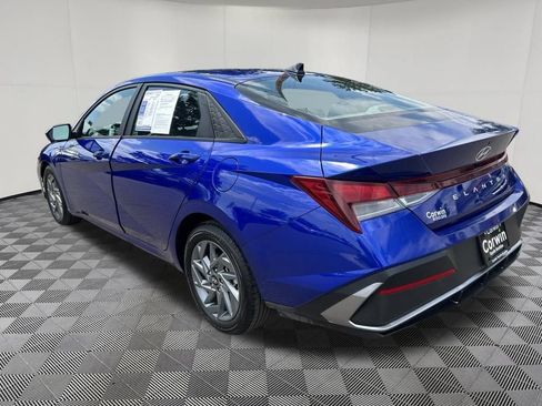 Used 2024 Hyundai Elantra SEL FWD image 5