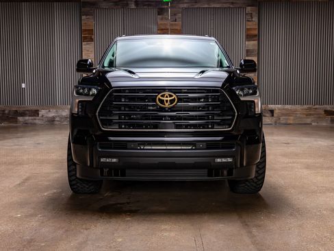 Used 2023 Toyota Sequoia SR5 image 2