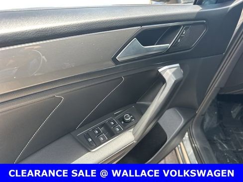 Certified 2022 Volkswagen Tiguan SE FWD image 17