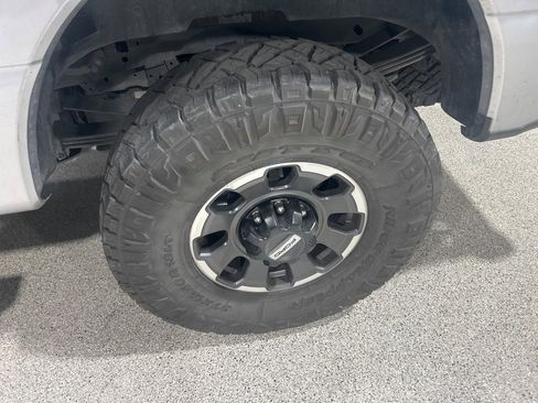 Used 2024 Ford F250 Lariat w/ Tremor Off-Road Package image 7