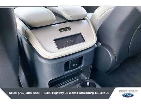 Used 2025 Lincoln Navigator L Reserve AWD/4WD image 24