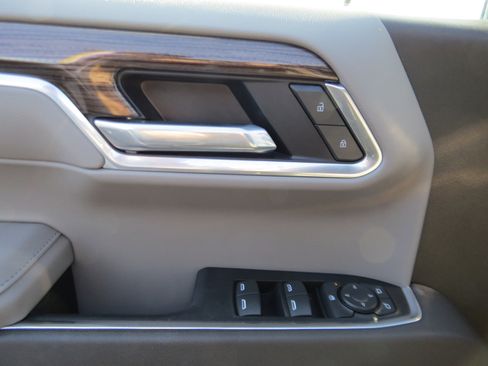 Used 2025 Chevrolet Silverado 1500 RST AWD/4WD image 19