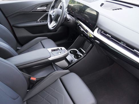 Certified 2025 BMW X2 xDrive28i AWD/4WD image 11