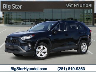 Used 2020 Toyota RAV4 XLE video 1