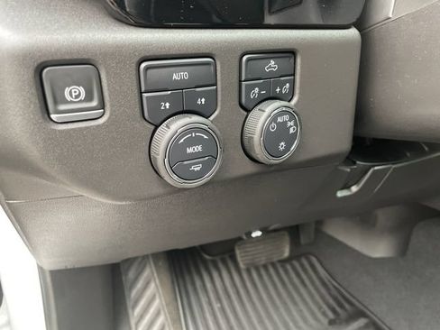 Used 2025 Chevrolet Silverado 1500 LT AWD/4WD image 26