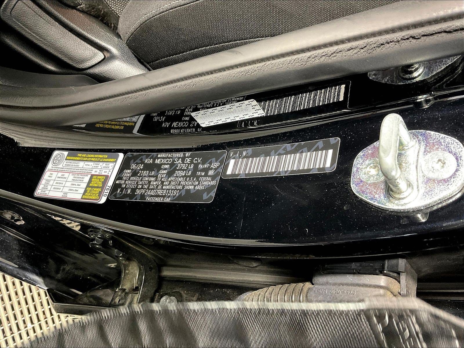 Used 2024 Kia Forte LXS w/ LXS Technology Package FWD image 18