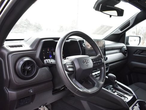 Used 2023 Chevrolet Colorado Trail Boss image 11
