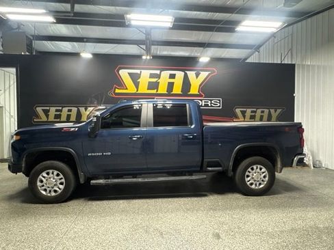Used 2021 Chevrolet Silverado 2500 LT w/ Convenience Package AWD/4WD image 2