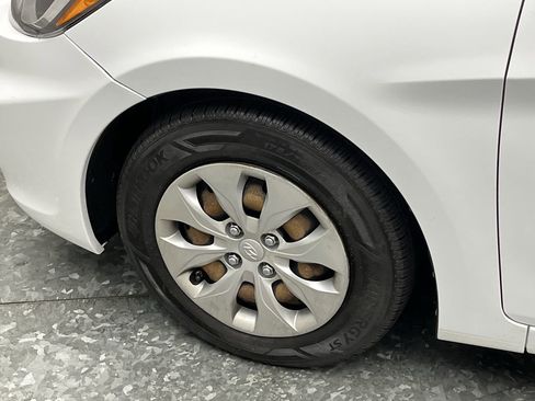 Used 2017 Hyundai Accent SE FWD image 19
