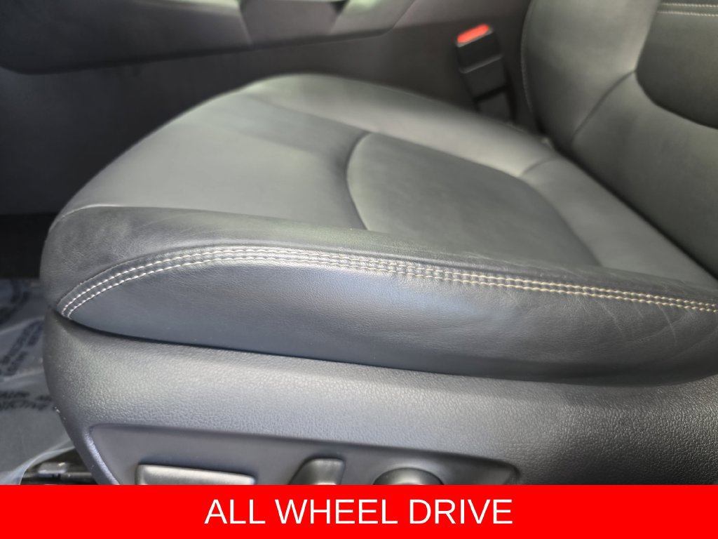 Used 2022 Toyota RAV4 XLE Premium AWD/4WD image 29