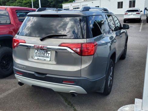 Used 2019 GMC Acadia SLT FWD image 10