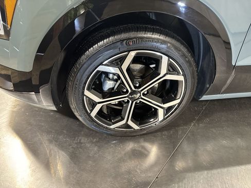 Certified 2025 Kia Niro EX Touring image 10