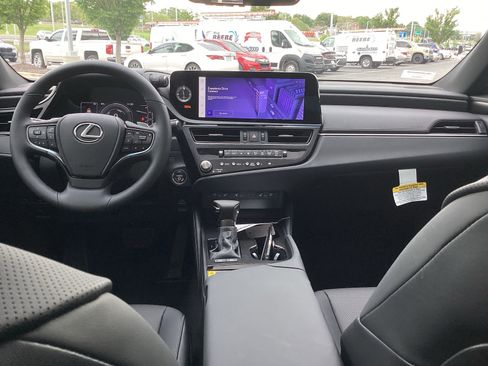 New 2025 Lexus ES 300h F Sport image 18
