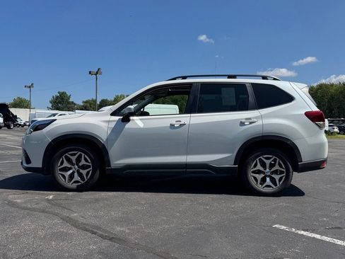 Used 2022 Subaru Forester Premium AWD/4WD image 8