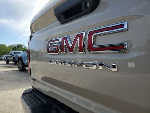 New 2026 GMC Canyon AT4 image 7