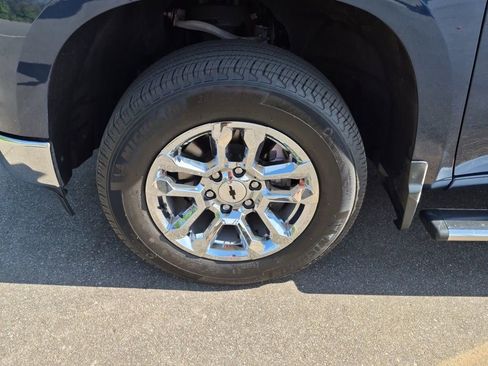 Used 2023 Chevrolet Silverado 1500 LT AWD/4WD image 13