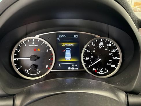 Used 2017 Nissan Sentra SV w/ Driver's Assist Package FWD image 26