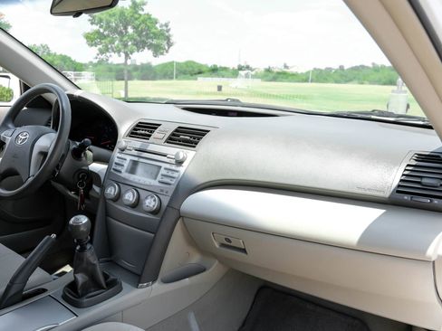 Used 2011 Toyota Camry FWD image 16