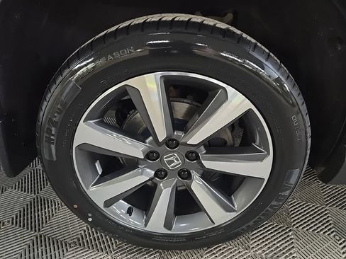 Used 2023 Honda Pilot Elite image 14