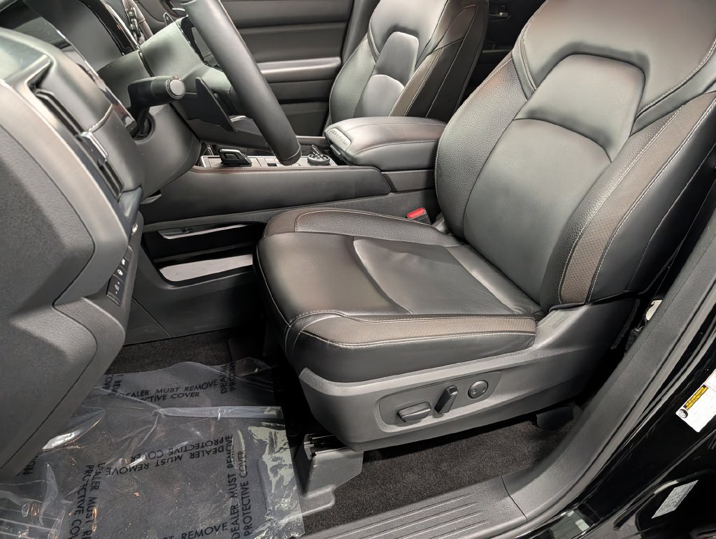 Used 2023 Nissan Pathfinder SL AWD/4WD image 11