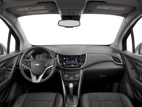 Used 2018 Chevrolet Trax LT w/ Sun & Sound Package AWD/4WD image 11