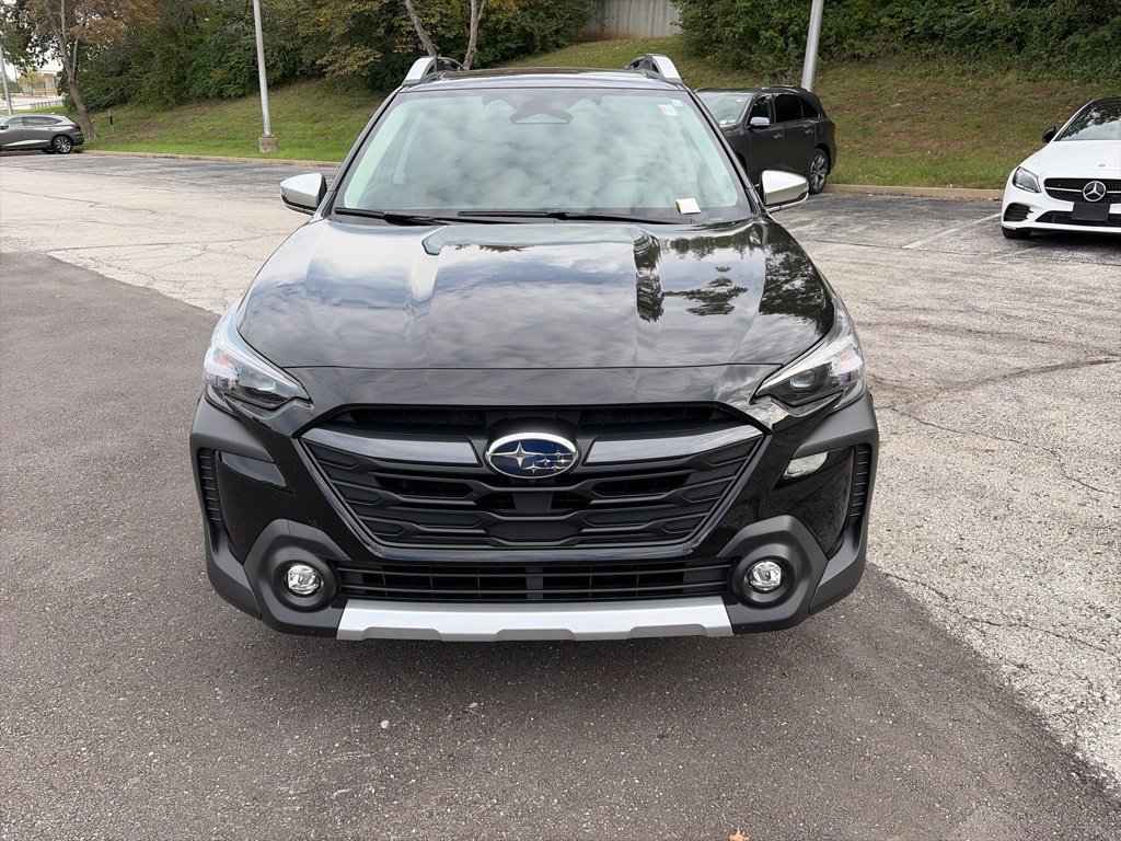 Used 2025 Subaru Outback Touring XT AWD/4WD image 2