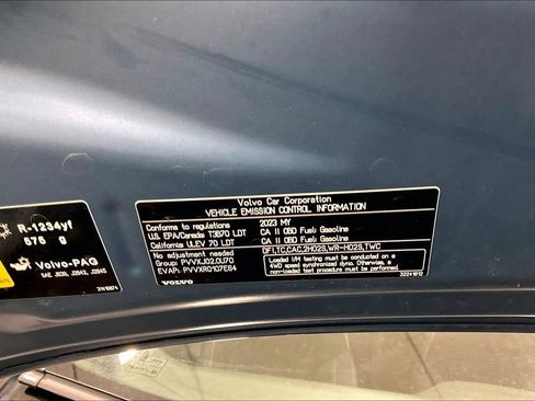 Certified 2023 Volvo XC40 B5 Plus w/ Climate Package AWD/4WD image 31