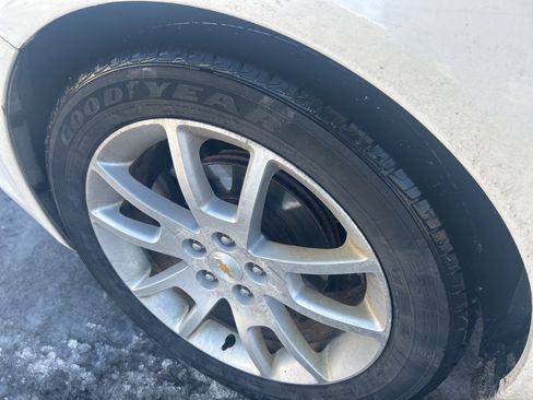 Used 2010 Chevrolet Malibu LTZ image 9