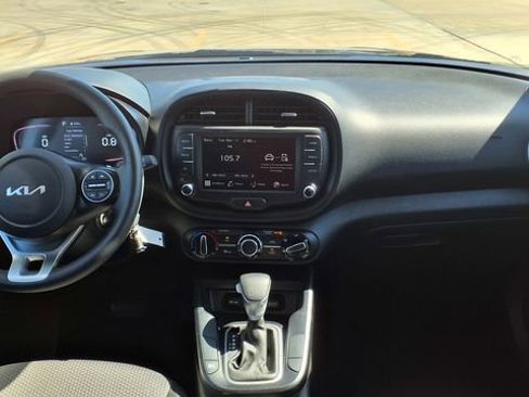 Used 2024 Kia Soul LX w/ Option Group 015 image 18