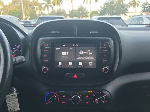 Used 2021 Kia Soul LX FWD image 18