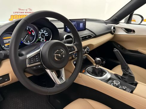Used 2024 MAZDA MX-5 Miata RF Grand Touring image 18