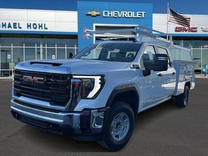 New 2024 GMC Sierra 2500 Pro w/ Convenience Package