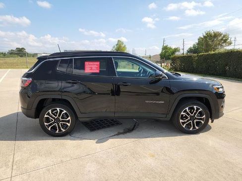 Used 2022 Jeep Compass Limited image 4