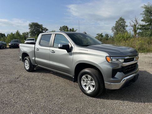 Used 2023 Chevrolet Silverado 1500 LT AWD/4WD image 14