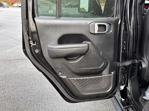 Certified 2022 Jeep Gladiator Rubicon w/ Cold Weather Group image 13