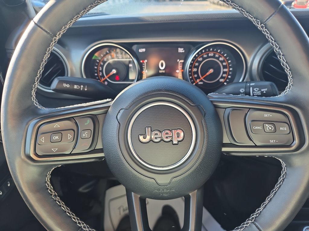 Used 2023 Jeep Gladiator Overland AWD/4WD image 15