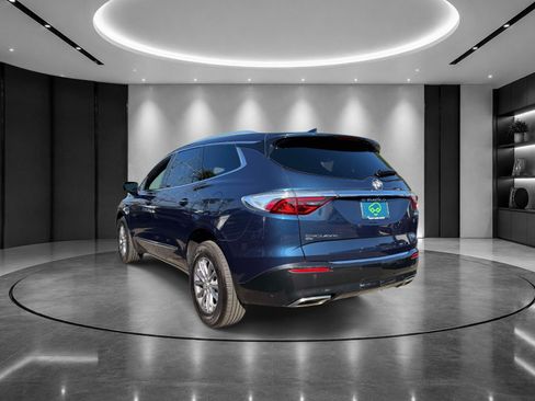 Used 2024 Buick Enclave Essence AWD/4WD image 3