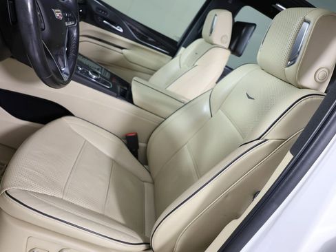 Used 2022 Cadillac Escalade ESV Premium Luxury w/ Performance Package image 10