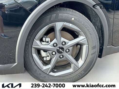 New 2025 Kia K4 LXS image 36