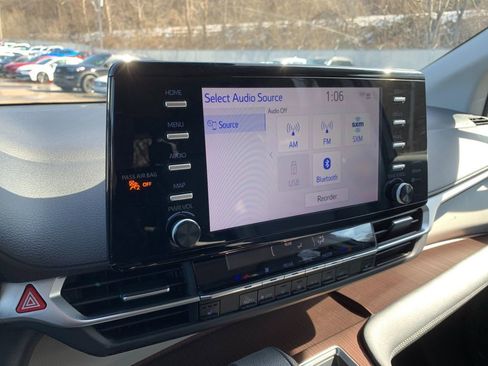 Used 2024 Toyota Sienna XLE image 23