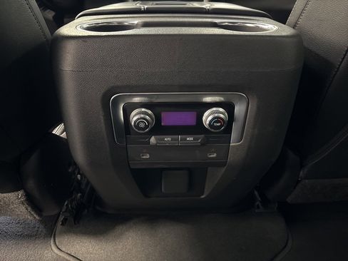 Used 2021 GMC Yukon XL SLE image 27