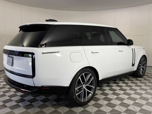 Used 2025 Land Rover Range Rover SE AWD/4WD image 10