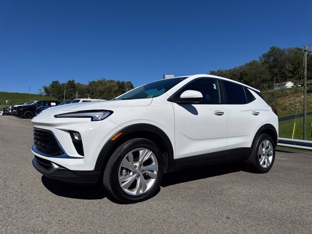Used 2025 Buick Encore GX Preferred AWD/4WD image 1