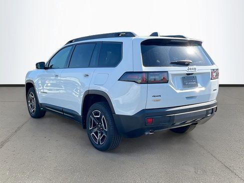 New 2026 Jeep Cherokee Laredo image 5