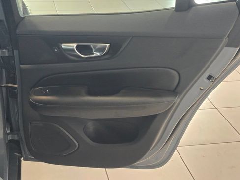 Used 2022 Volvo S60 B5 Inscription FWD image 9