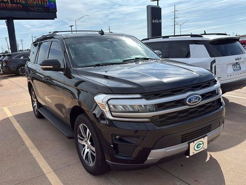 Used 2024 Ford Expedition XLT AWD/4WD image 1